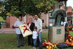 La Federació Catalana de Judo amb la seva ofrena floral