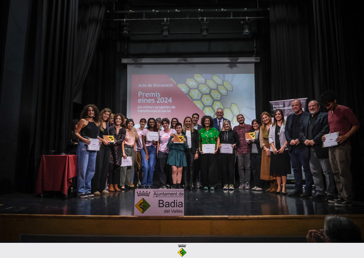 Fotografia de cloenda de l'acte de lliurament dels premis Eines