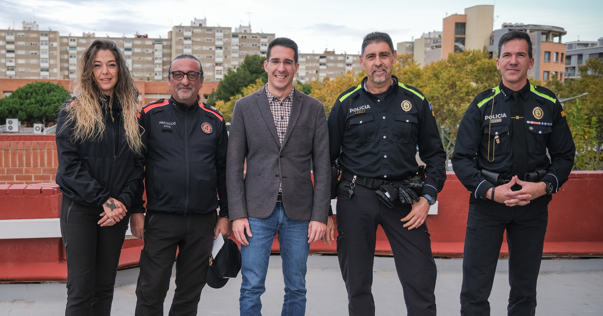 Reconeixement als efectius de Protecci Civil i de la Policia Local que es van desplaar a Alfafar (Valncia) per la DANA