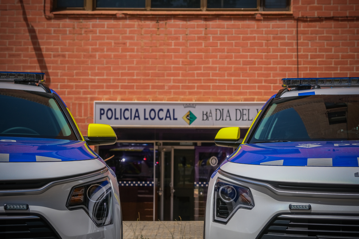La Policia Local de Badia sanciona un conductor d´autobús escolar per positiu d´alcoholèmia i evita que condueixi La Policia Local de Badia sanciona un conductor d´autobús escolar per positiu d´alcoholèmia i evita que condueixi